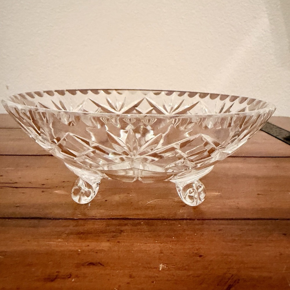 Vintage Crystal‎ Cut Glass Footed Fruit Bowl With Scalloped Edges 9" Diameter